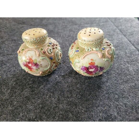 Vintage MCM 1950's Nippon Moriage Salt and Pepper Shaker - Picture 5 of 5